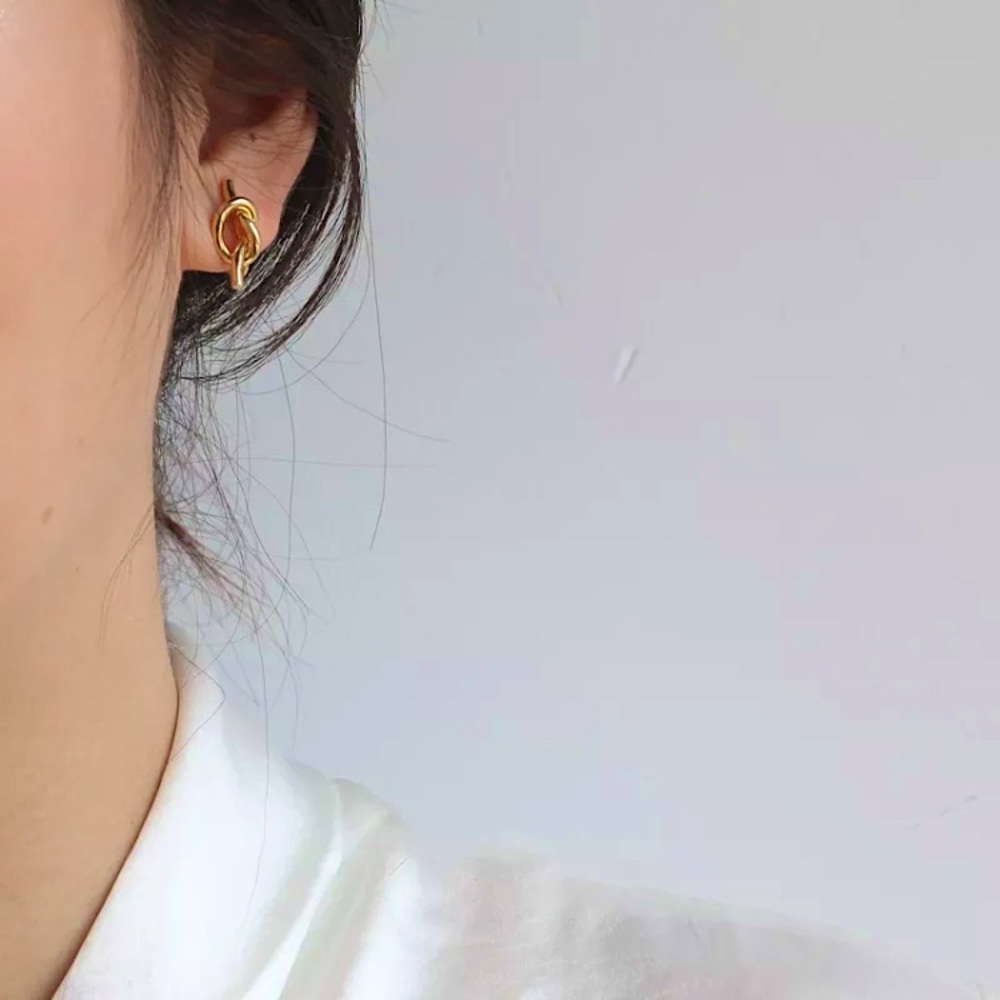 “Tie the Knot” Pretzel Twist Minimalist Gold Stud Dainty Bridesmaid/Gift Earring - Picture 7 of 9